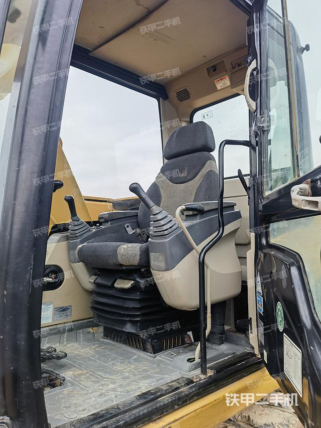 驾驶室整体（整机外观）