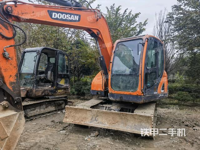 斗山DX75-9CN PLUS挖掘机
