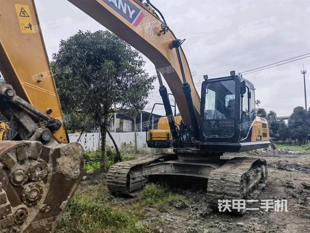 三一重工SY245H挖掘机