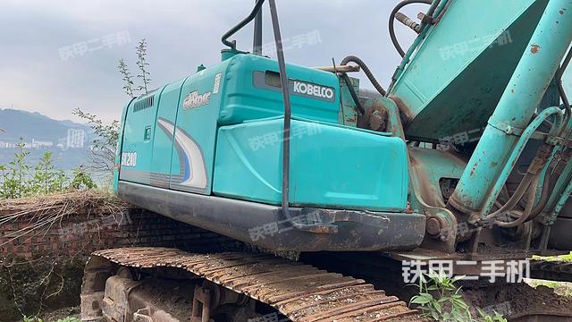 神鋼SK250LC-8挖掘機(jī)