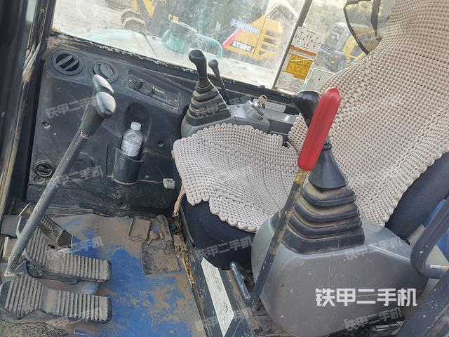 驾驶室整体（整机外观）