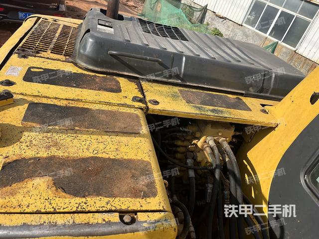 回转马达和主控阀（整机外观）