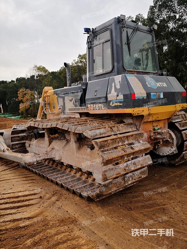 整机右后45°（设备外观及核心部件）
