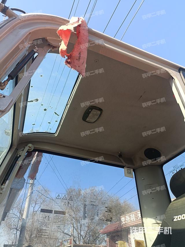 驾驶室顶部（整机外观）