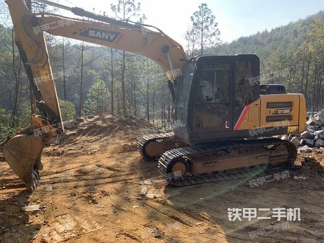 三一重工SY135C挖掘機(jī)