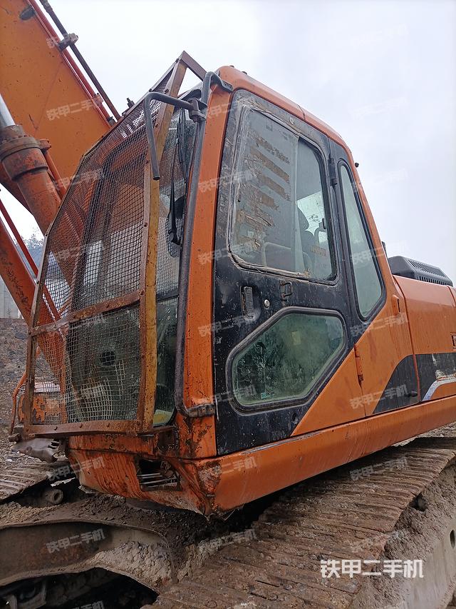 驾驶室整体（整机外观）