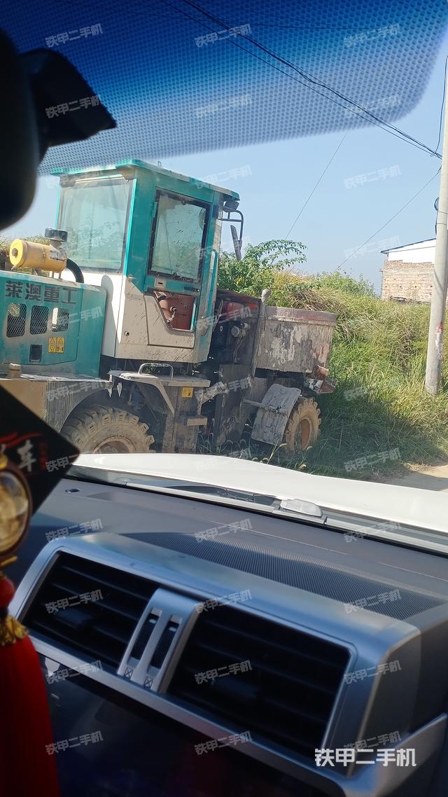 整机右侧（设备外观及核心部件）