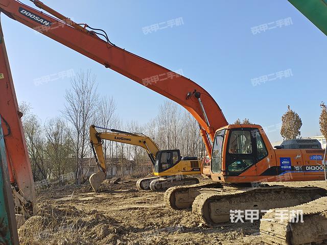 斗山DH300LC-7挖掘機(jī)