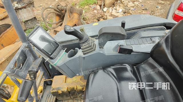 驾驶室整体（整机外观）