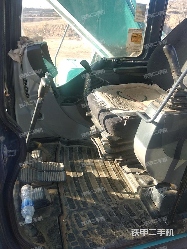 驾驶室整体（整机外观）