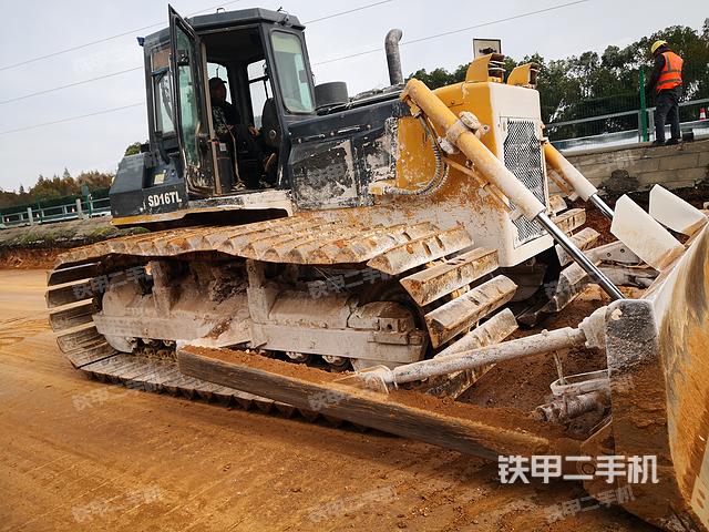 整机右侧（设备外观及核心部件）