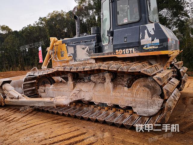 整机左侧（设备外观及核心部件）