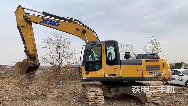 徐工XE215D挖掘机