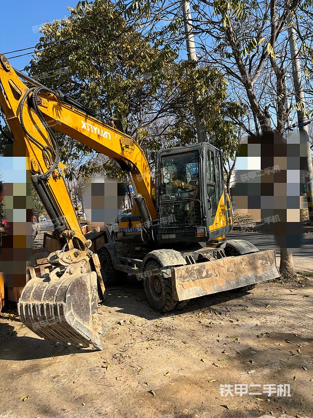 新源B70W挖掘機(jī)