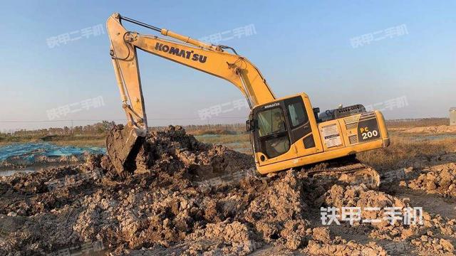 小松PC200-8M0挖掘机
