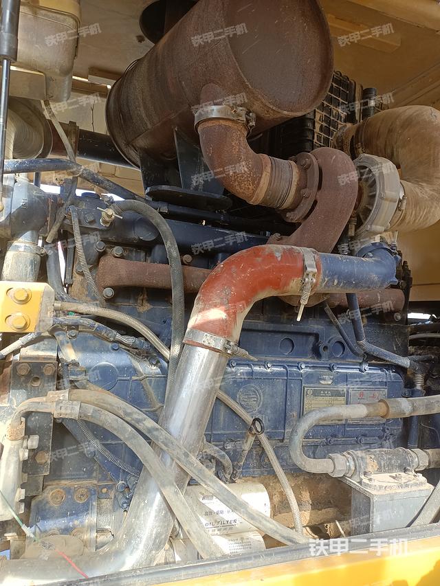 发动机右侧（整机外观及大件）