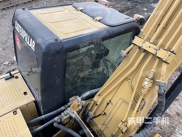 驾驶室顶部（整机外观）