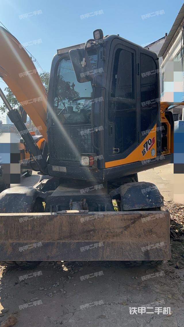 驾驶室整体（整机外观）