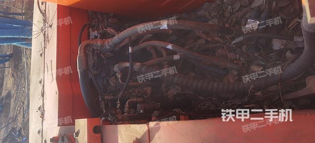 回转马达和主控阀（整机外观）