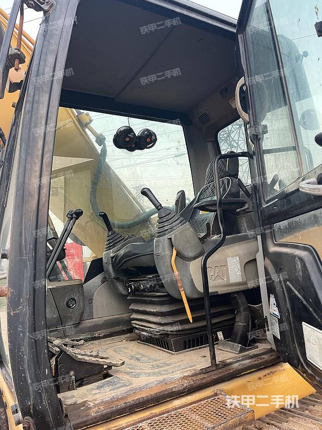 驾驶室整体（整机外观）