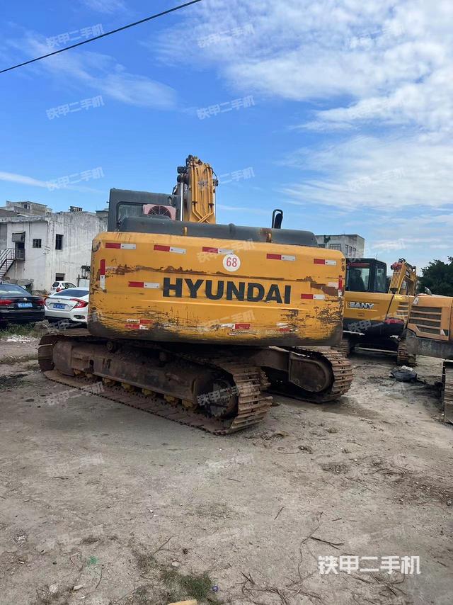 回转马达和主控阀（整机外观）