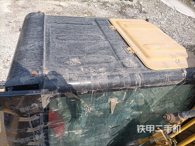 驾驶室顶部（整机外观）