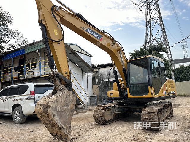 三一重工SY135C挖掘機