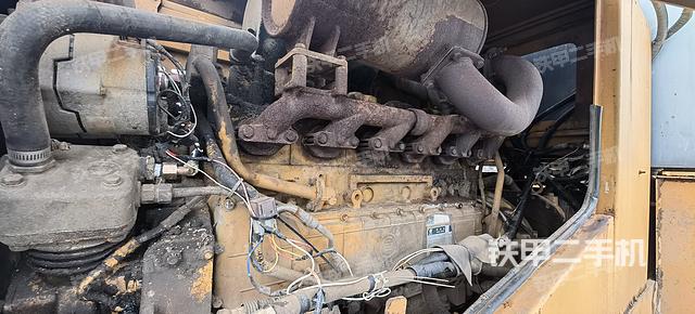 发动机右侧（整机外观及大件）