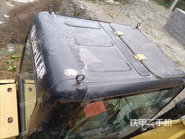 驾驶室顶部（整机外观）