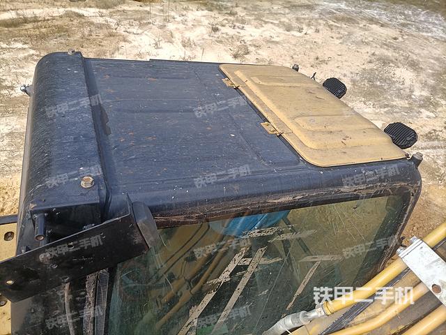 驾驶室顶部（整机外观）