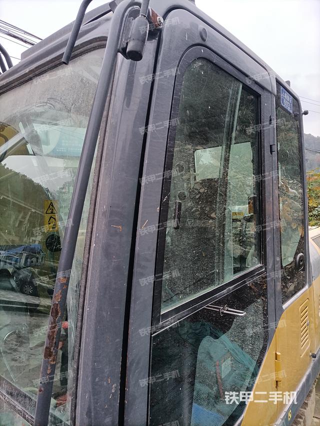 驾驶室整体（整机外观）