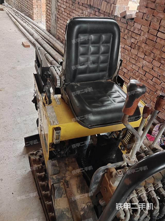 驾驶室顶部（整机外观）