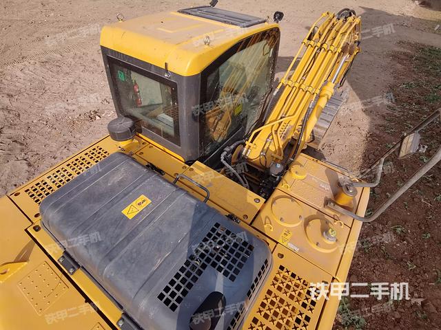 驾驶室顶部（整机外观）