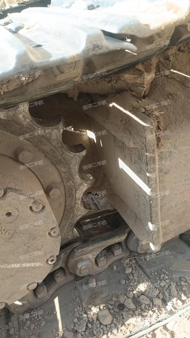 单侧履带整体（整机外观）