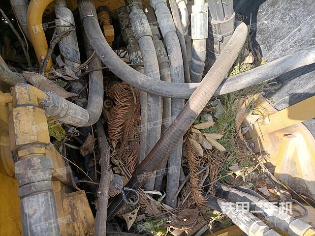 回转马达和主控阀（整机外观）