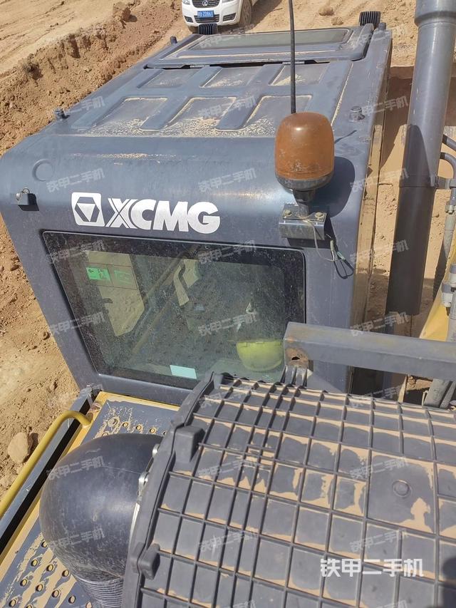 驾驶室顶部（整机外观）