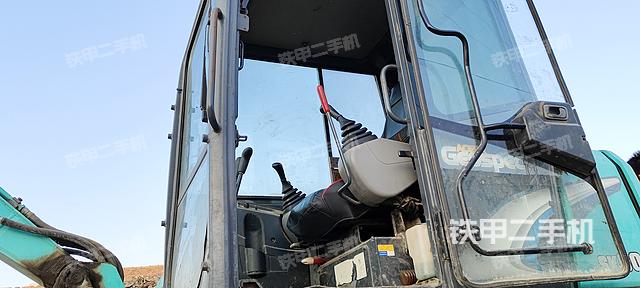 驾驶室整体（整机外观）