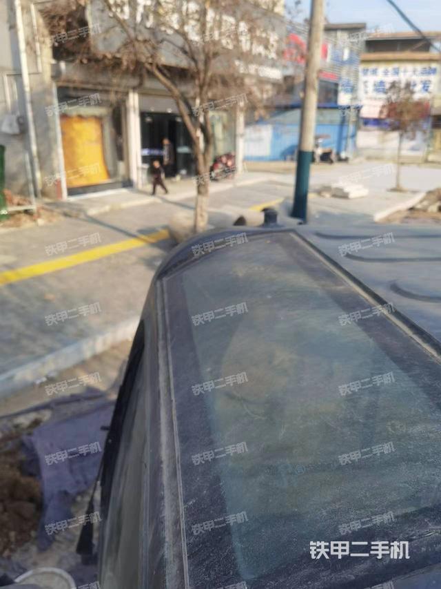 驾驶室顶部（整机外观）