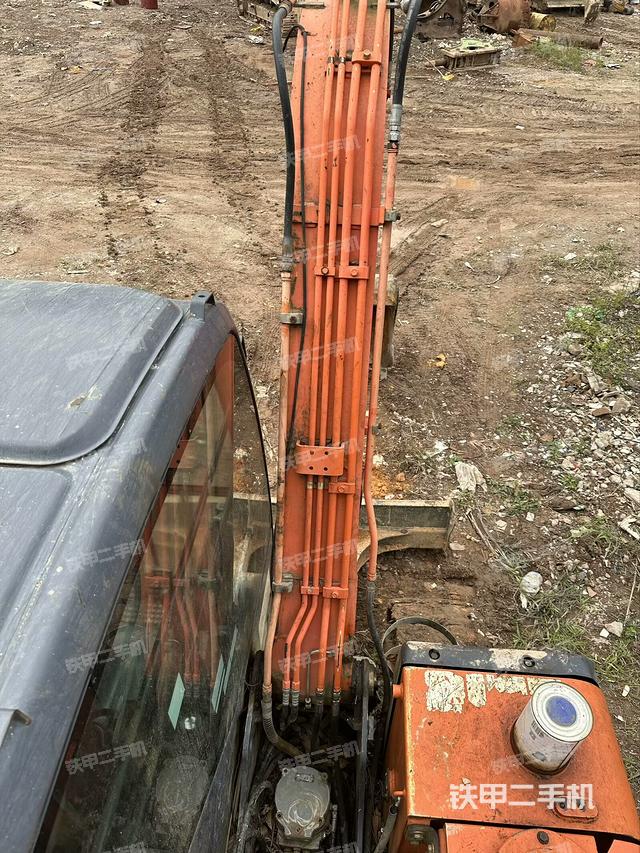 驾驶室顶部（整机外观）