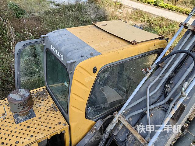 驾驶室顶部（整机外观）