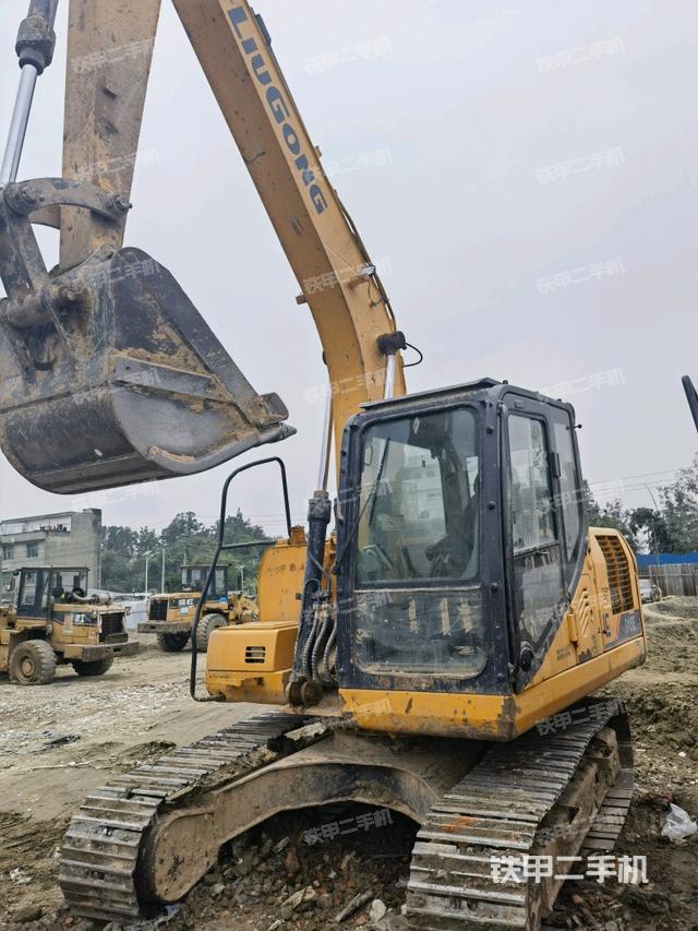 柳工CLG913E挖掘机