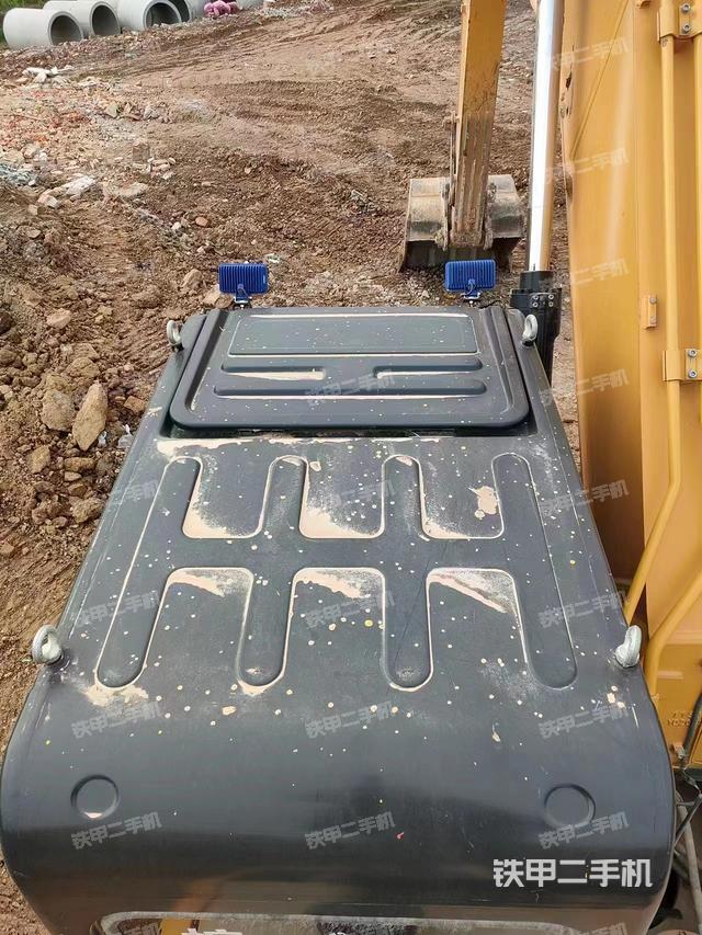 驾驶室顶部（整机外观）