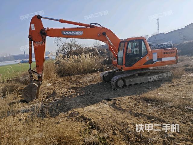 斗山DH215-9挖掘机