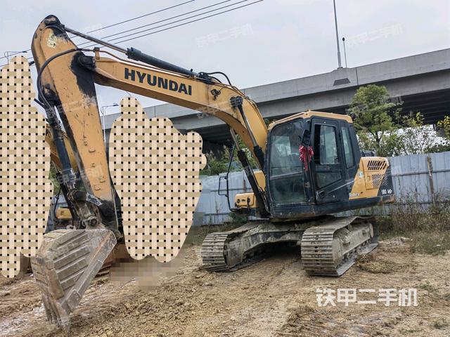 现代R130VS挖掘机