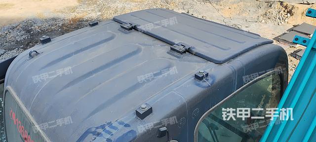 驾驶室顶部（整机外观）