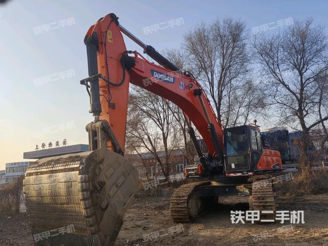 斗山DX520LC-9C挖掘机