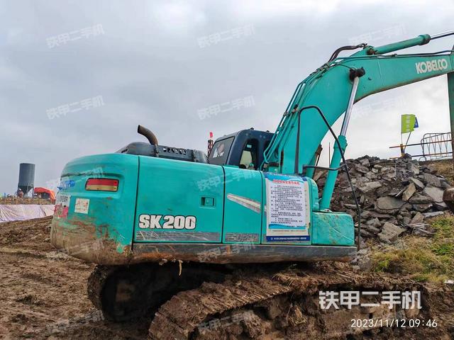 驾驶室顶部（整机外观）