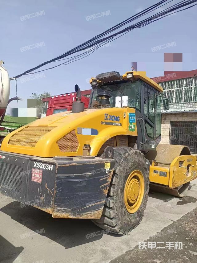 整机左侧（设备外观及核心部件）