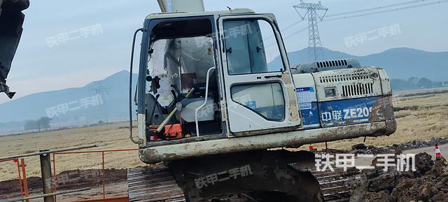 中聯(lián)重科ZE205E挖掘機(jī)