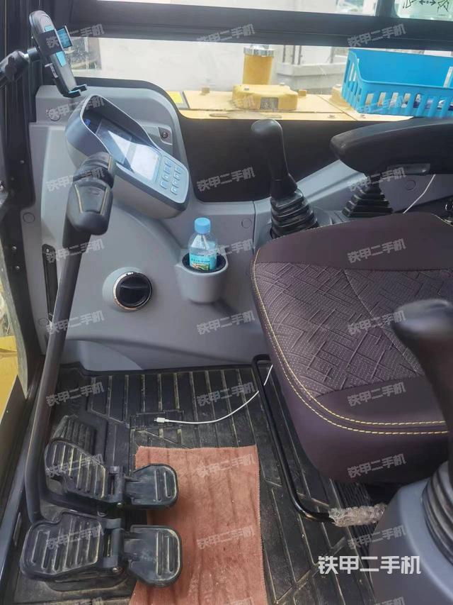 驾驶室整体（整机外观）